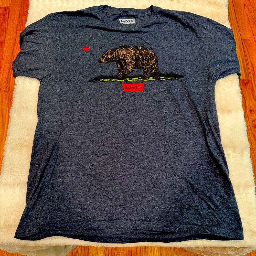 Levi’s cotton T-shirt used only a few times